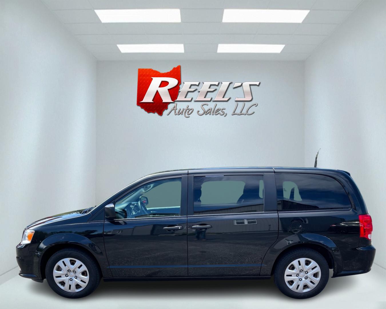 2019 Black /Black Dodge Grand Caravan SE (2C4RDGBG6KR) with an 3.6L V6 DOHC 24V engine, 6A transmission, located at 547 E. Main St., Orwell, OH, 44076, (440) 437-5893, 41.535435, -80.847855 - Photo#8